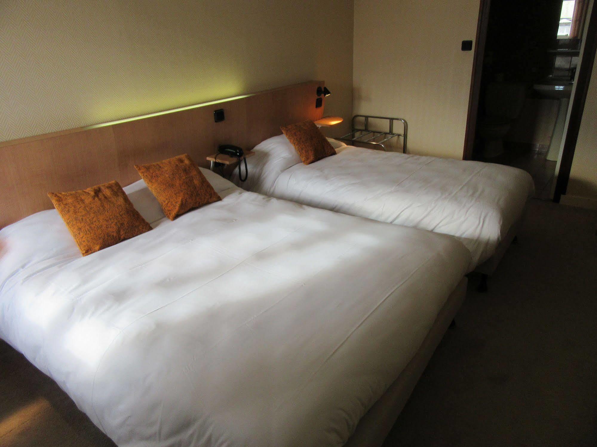 Contact Hotel De France Saintes Εξωτερικό φωτογραφία