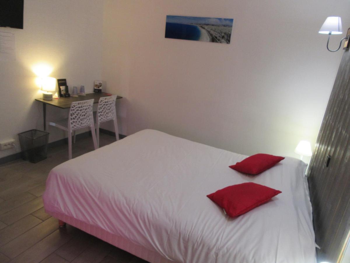 Contact Hotel De France Saintes Εξωτερικό φωτογραφία